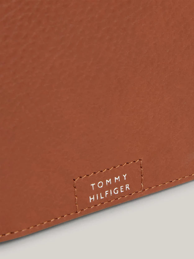 Tommy Hilfiger Premium Leather CC Wallet